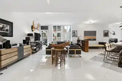 304 1102 HORNBY STREET, Vancouver BC V6Z 1V8