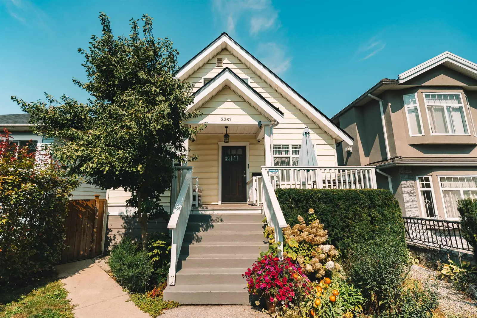 2267 NAPIER STREET, Vancouver BC V5L 2P3