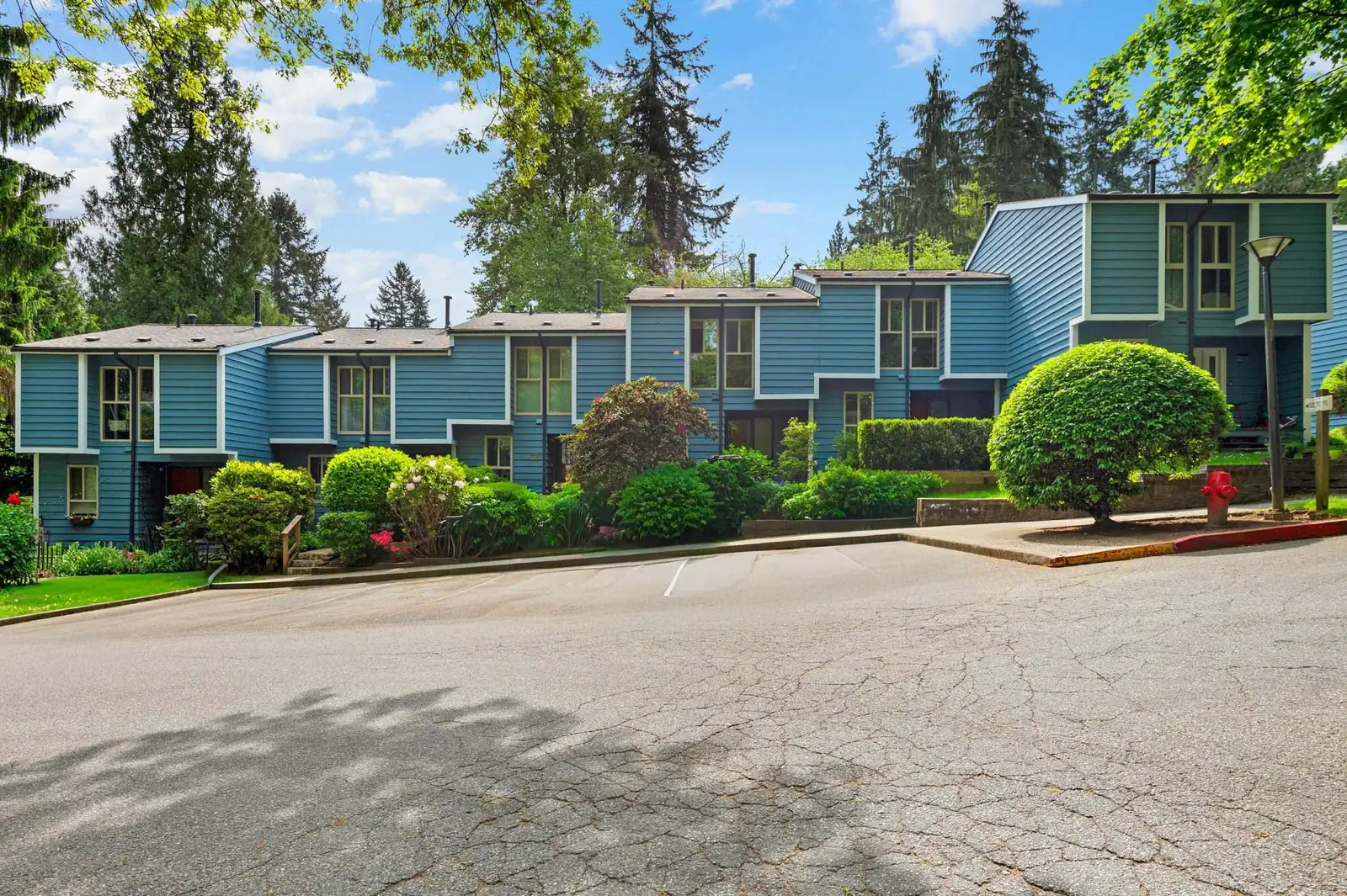 128 BROOKSIDE DRIVE, Port Moody BC V3H 3H6