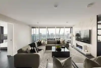 2504 1111 RICHARDS STREET, Vancouver BC V6B 0S3