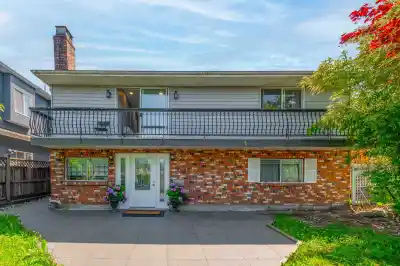 3305 WORTHINGTON DRIVE, Vancouver BC V5M 3X2