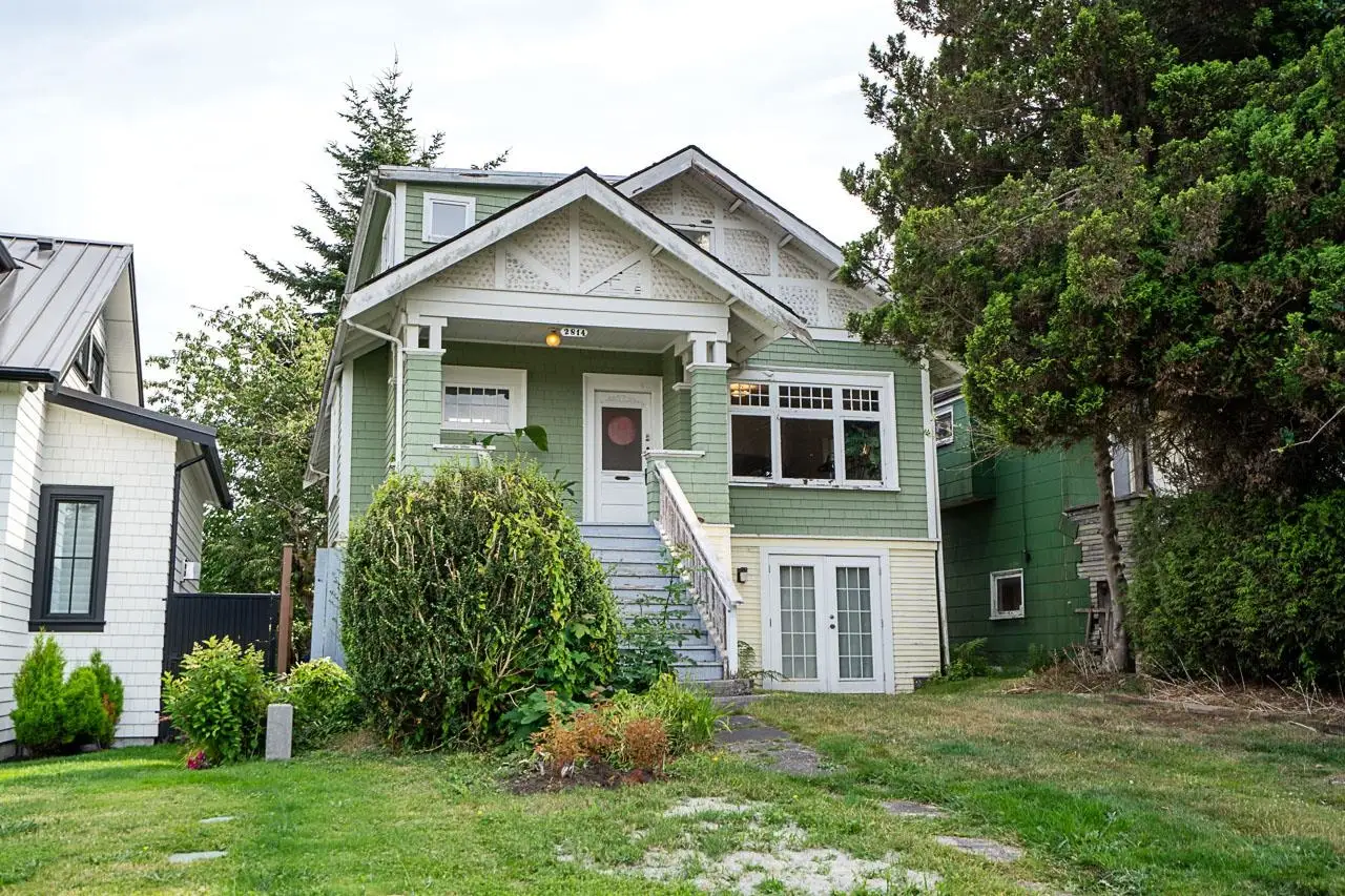 2814 TRINITY STREET, Vancouver BC V5K 1E9