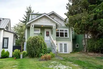 2814 TRINITY STREET, Vancouver BC V5K 1E9