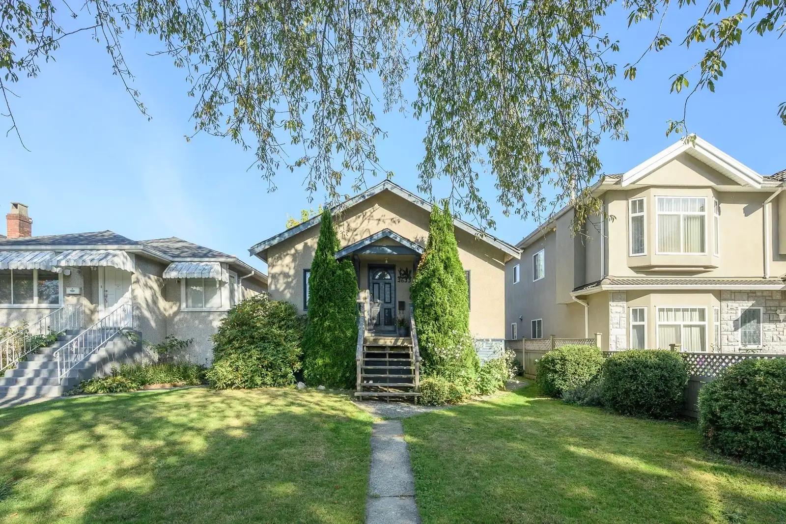 2633 VENABLES STREET, Vancouver BC V5K 2R4