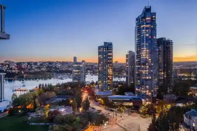 2101 388 DRAKE STREET, Vancouver BC V6B 6A8