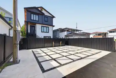 3 2035 E 51ST AVENUE, Vancouver BC V5P 1W2