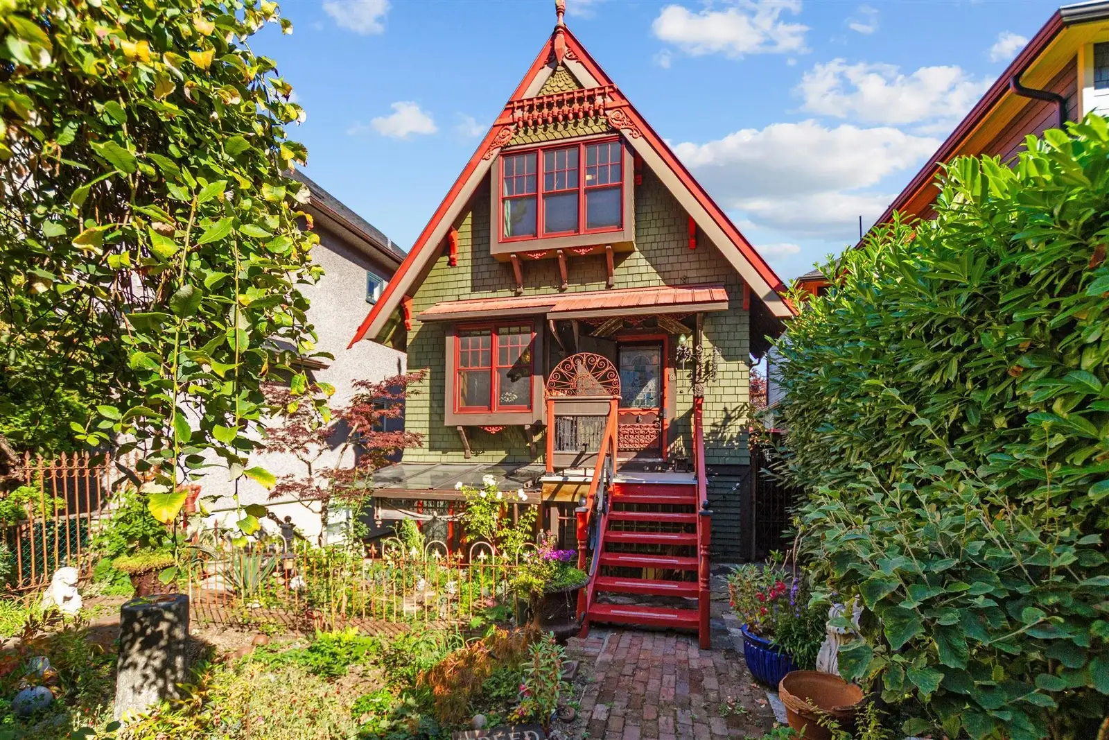 1663 ADANAC STREET, Vancouver BC V5L 2C7