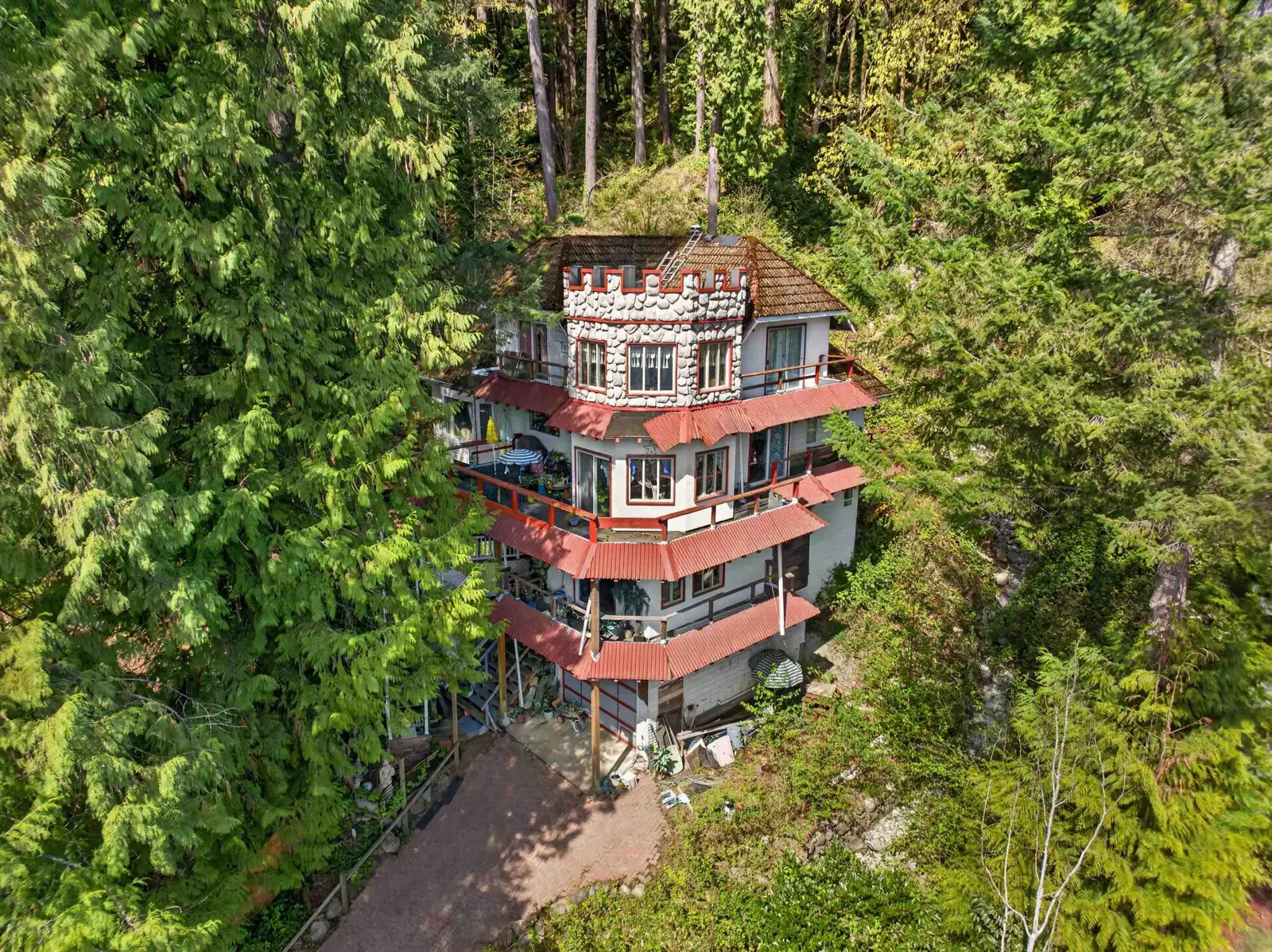 2755 PANORAMA DRIVE, North Vancouver BC V7G 1V7