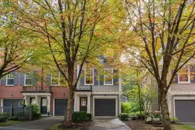 24 102 FRASER STREET, Port Moody BC V3H 0C7