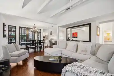 3814 W 11 AVENUE, Vancouver BC V6R 2K9