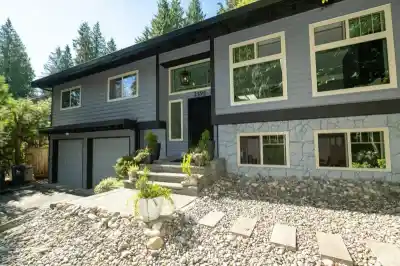 3595 PRINCESS AVENUE, North Vancouver BC V7N 2E4