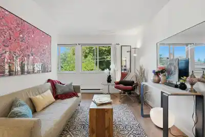104 3465 GLEN DRIVE, Vancouver BC V5V 4S5