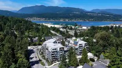 213 2002 ST. GEORGE STREET, Port Moody BC V3H 0N4