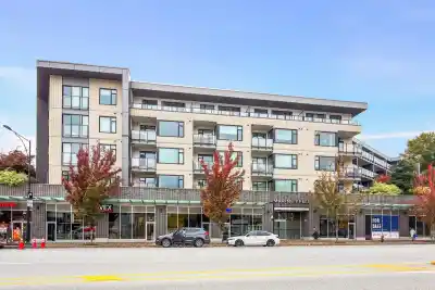 209 725 MARINE DRIVE, North Vancouver BC V7M 0G2