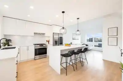 444 545 E 2ND STREET, North Vancouver BC V7L 1E1
