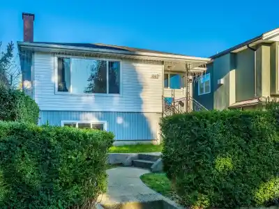 447 E 30TH AVENUE, Vancouver BC V5V 2V5