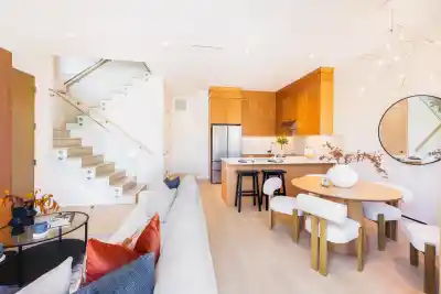 3 2995 ADANAC STREET, Vancouver BC V5K 2N4