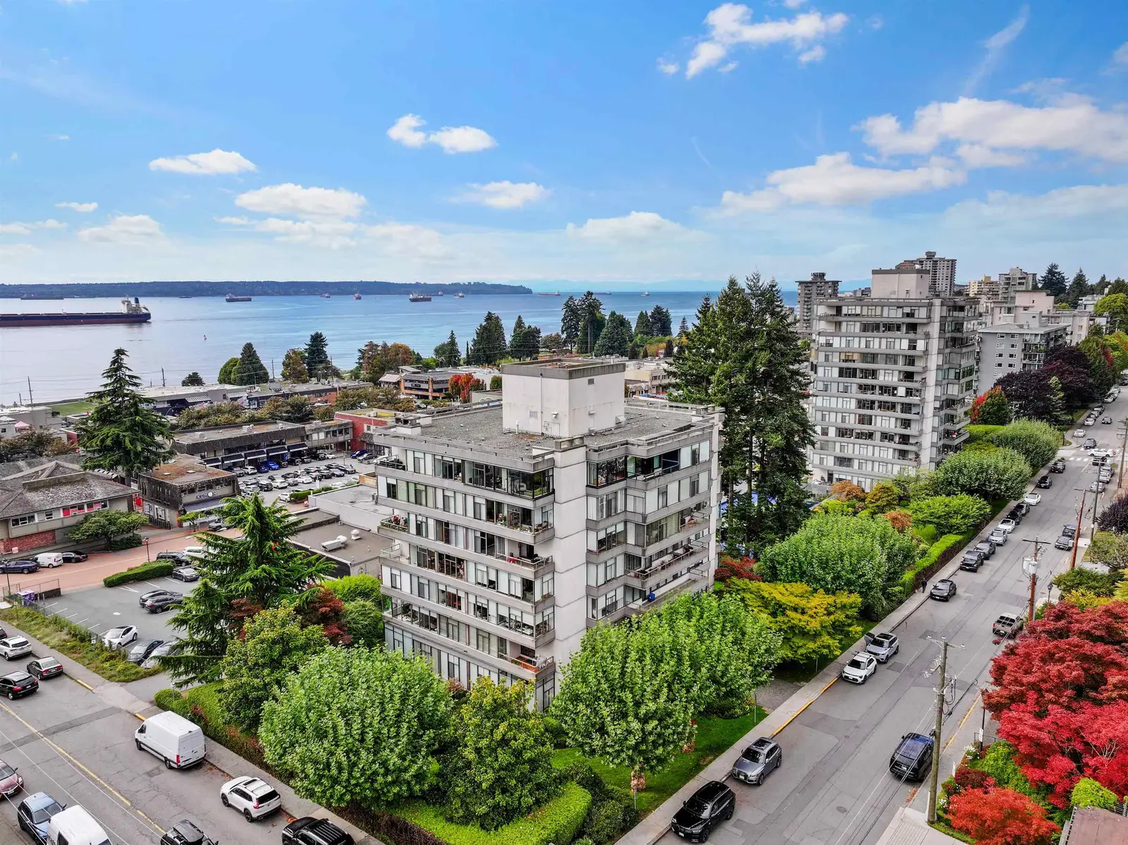 114 1420 DUCHESS AVENUE, West Vancouver BC V7T 1H8