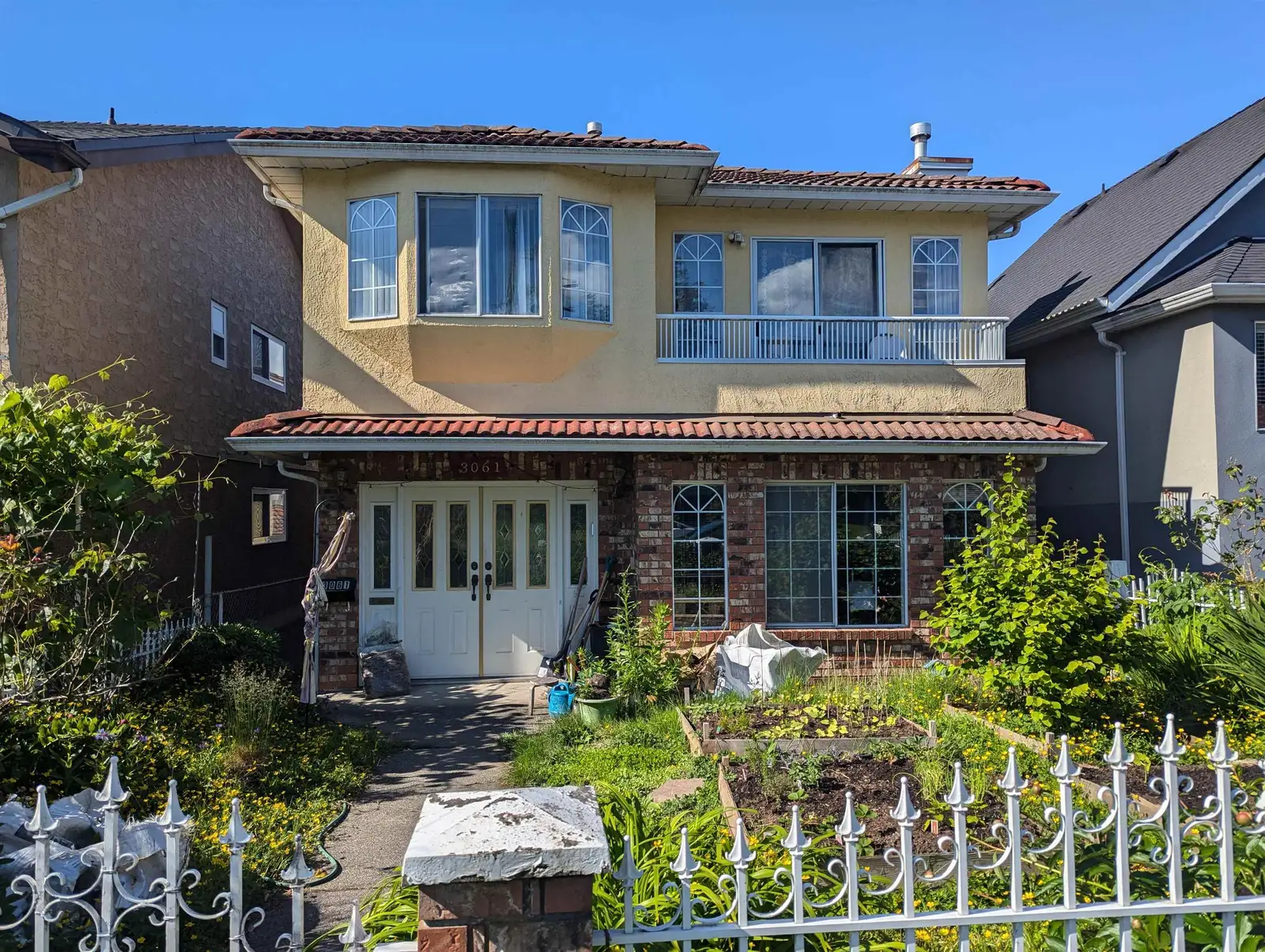 3061 PARKER STREET, Vancouver BC V5K 2V1