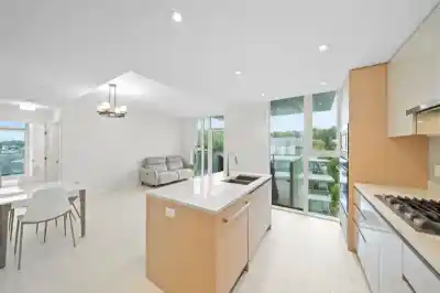 1302 3538 SAWMILL CRESCENT, Vancouver BC V5S 0J8