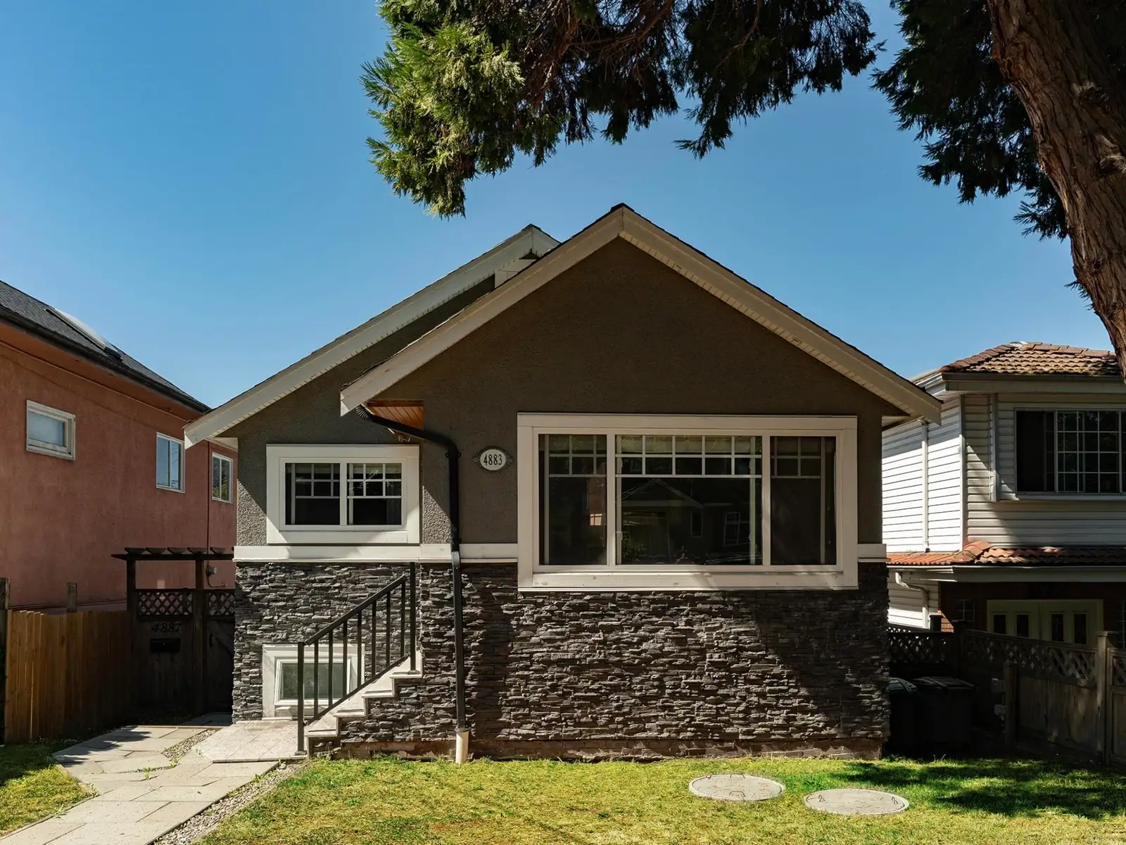 4883 BEATRICE STREET, Vancouver BC V5N 4J5