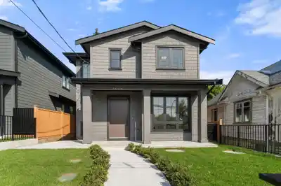 1350 ROSS ROAD, North Vancouver BC V7J 1V2