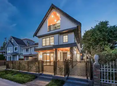 1 5150 SPENCER STREET, Vancouver BC V5R 4A3