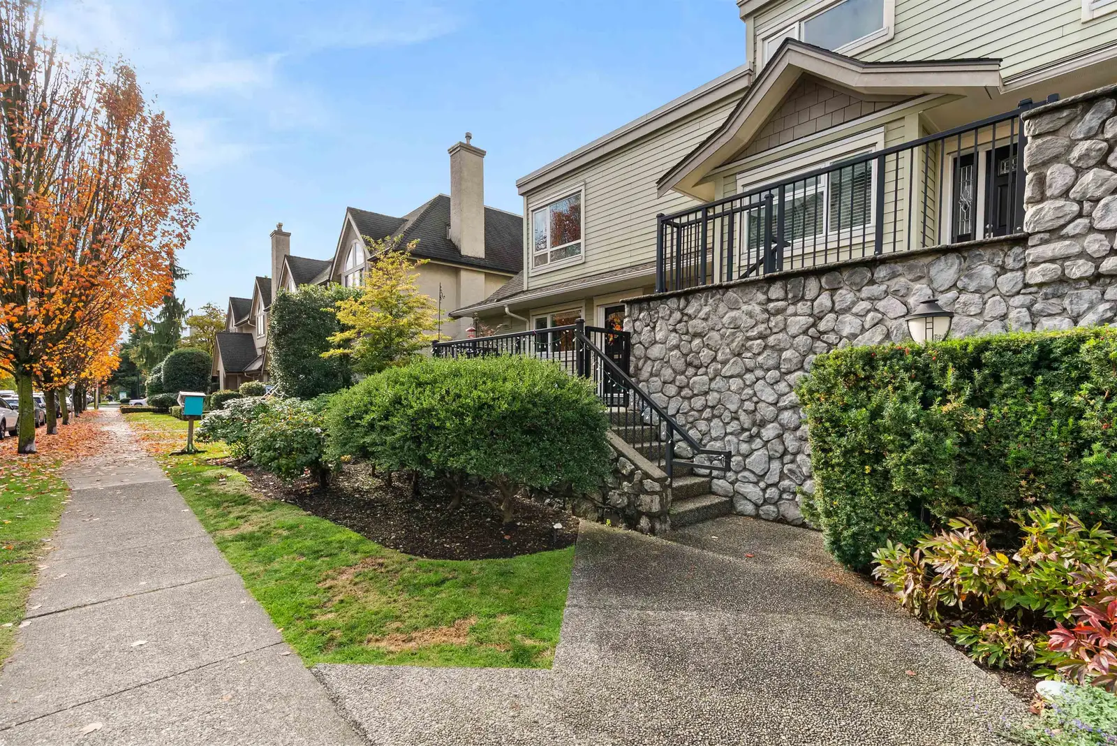1741 CHESTERFIELD AVENUE, North Vancouver BC V7M 2N9