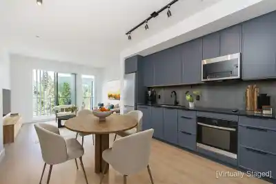 614 3075 MURRAY STREET, Port Moody BC V3H 0N9