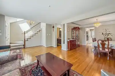 2755 W 20TH AVENUE, Vancouver BC V6L 1H1