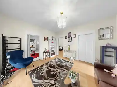 2130 WILLIAM STREET, Vancouver BC V5L 2S3