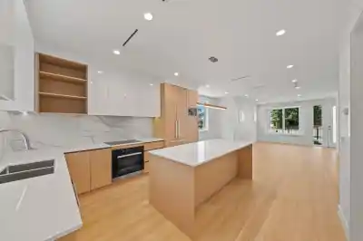 6720 FRANCIS ROAD, Richmond BC V7C 1K4