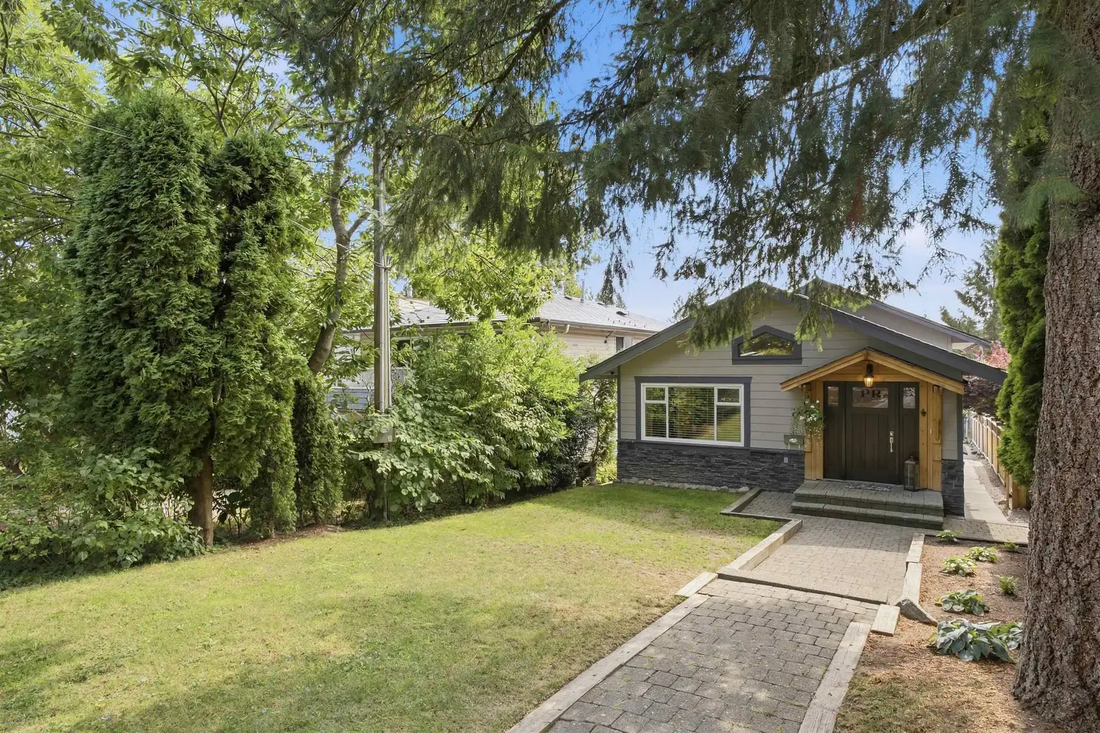 1153 WELLINGTON DRIVE, North Vancouver BC V7K 1L3