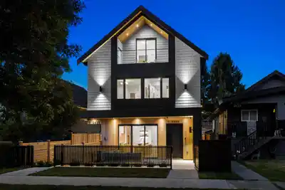 1 2435 NAPIER STREET, Vancouver BC V5K 2W2