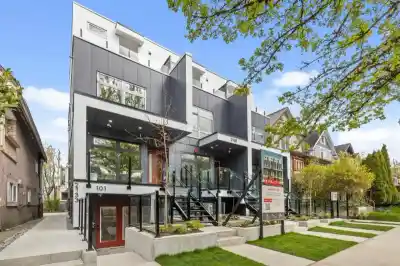 201 2135 E PENDER STREET, Vancouver BC V5L 1X3