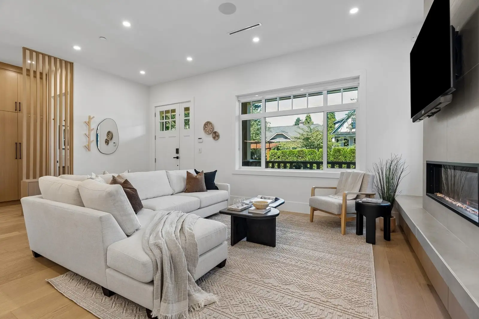 1234 E 19TH AVENUE, Vancouver BC V5V 1L3