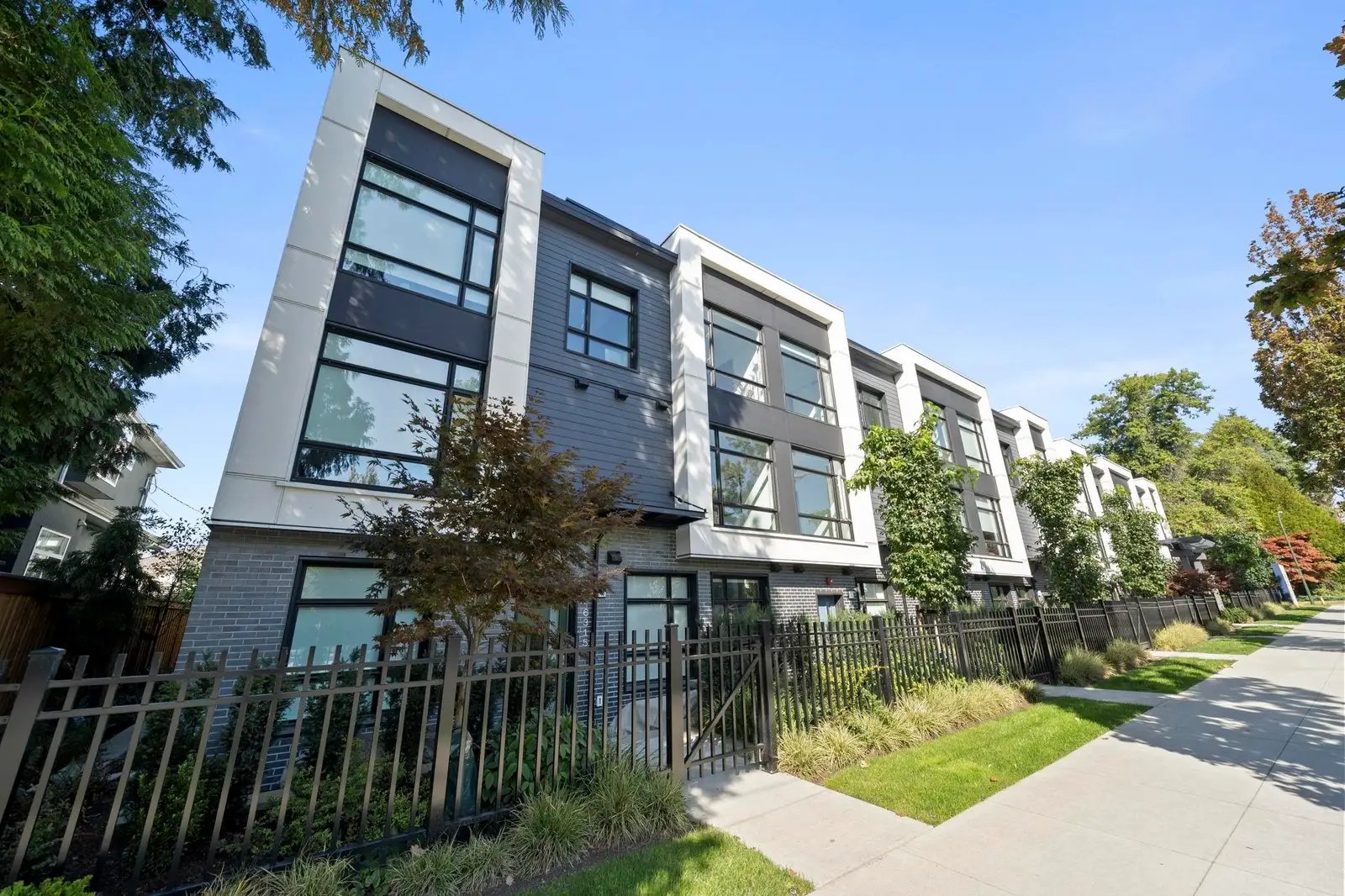 6311 OAK STREET, Vancouver BC V6M 0E3