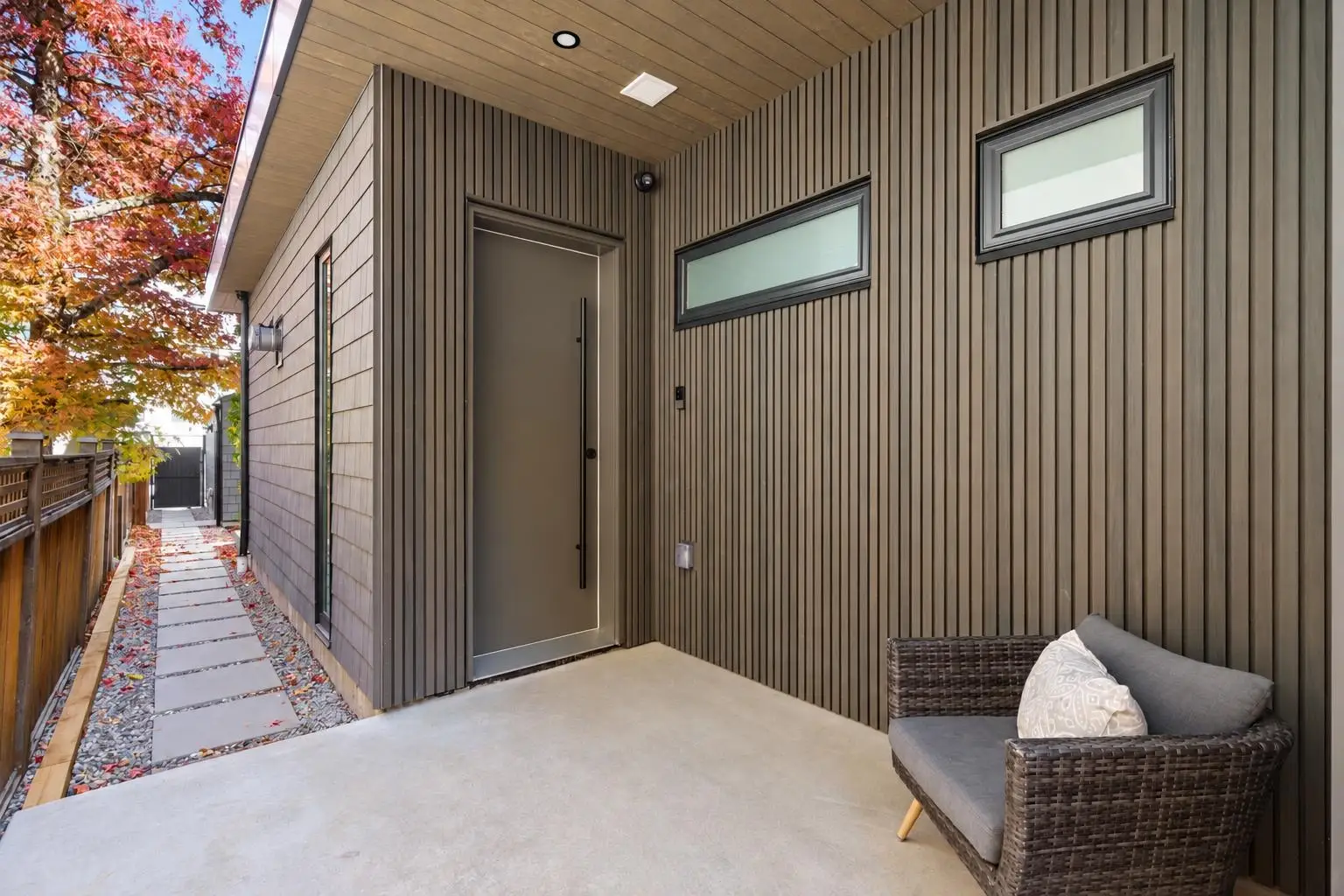 2 3657 W 11TH AVENUE, Vancouver BC V6R 2K4