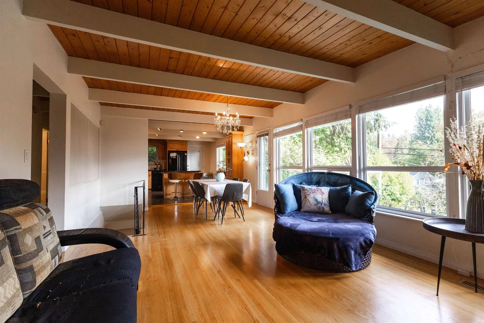 3063 ROYAL AVENUE, North Vancouver BC V7K 1Y6