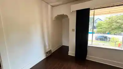2561 MCGILL STREET, Vancouver BC V5K 1G9