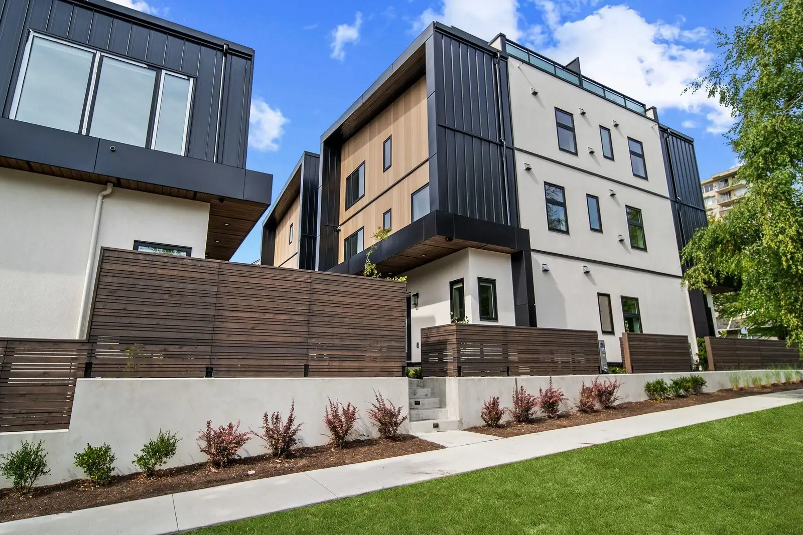 2535 W 39TH AVENUE, Vancouver BC V5P 2E6