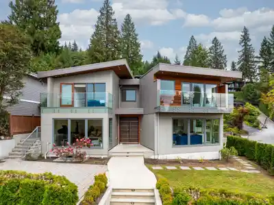 4716 SKYLINE DRIVE, North Vancouver BC V7R 3H8