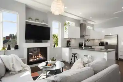 1382 E 17TH AVENUE, Vancouver BC V5V 1C8