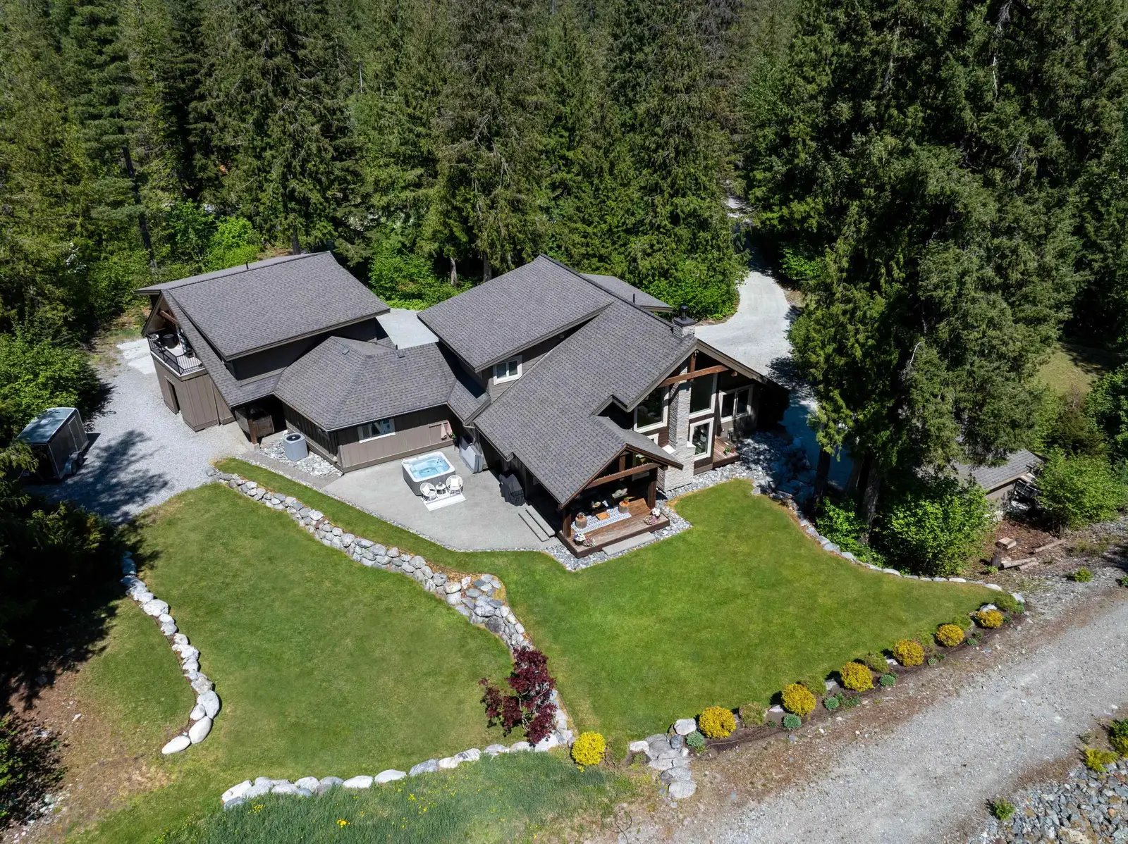 1044 CEDAR GROVE LANE, Pemberton BC V0N 2L2