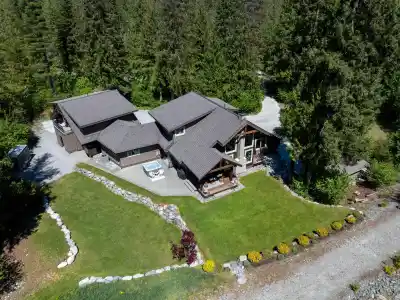 1044 CEDAR GROVE LANE, Pemberton BC V0N 2L2