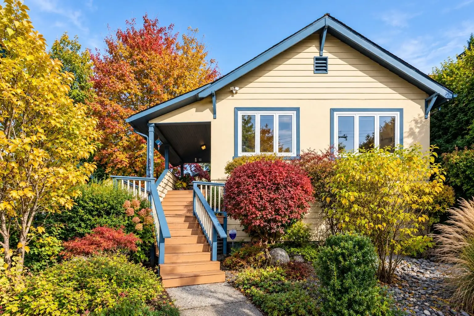 114 W KINGS ROAD, North Vancouver BC V7N 2L8