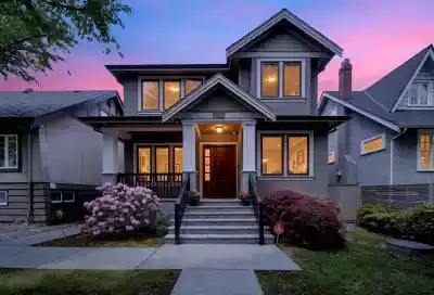 3285 W 12TH AVENUE, Vancouver BC V6K 2R8