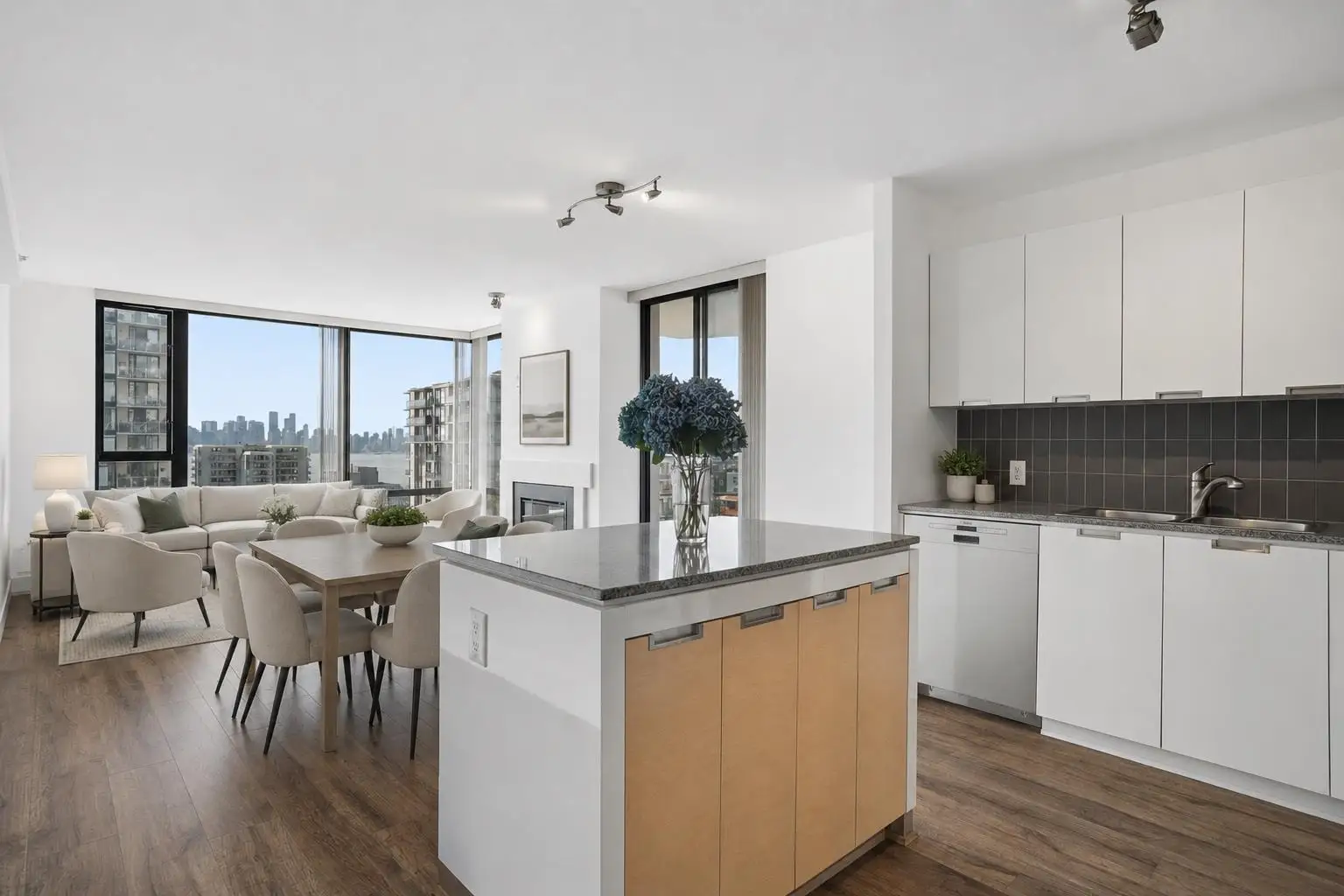 903 151 W 2ND STREET, North Vancouver BC V7M 3P1