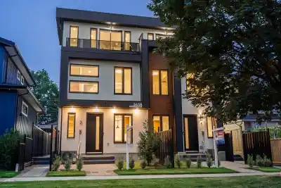 2 3638 NORMANDY DRIVE, Vancouver BC V5M 2G3