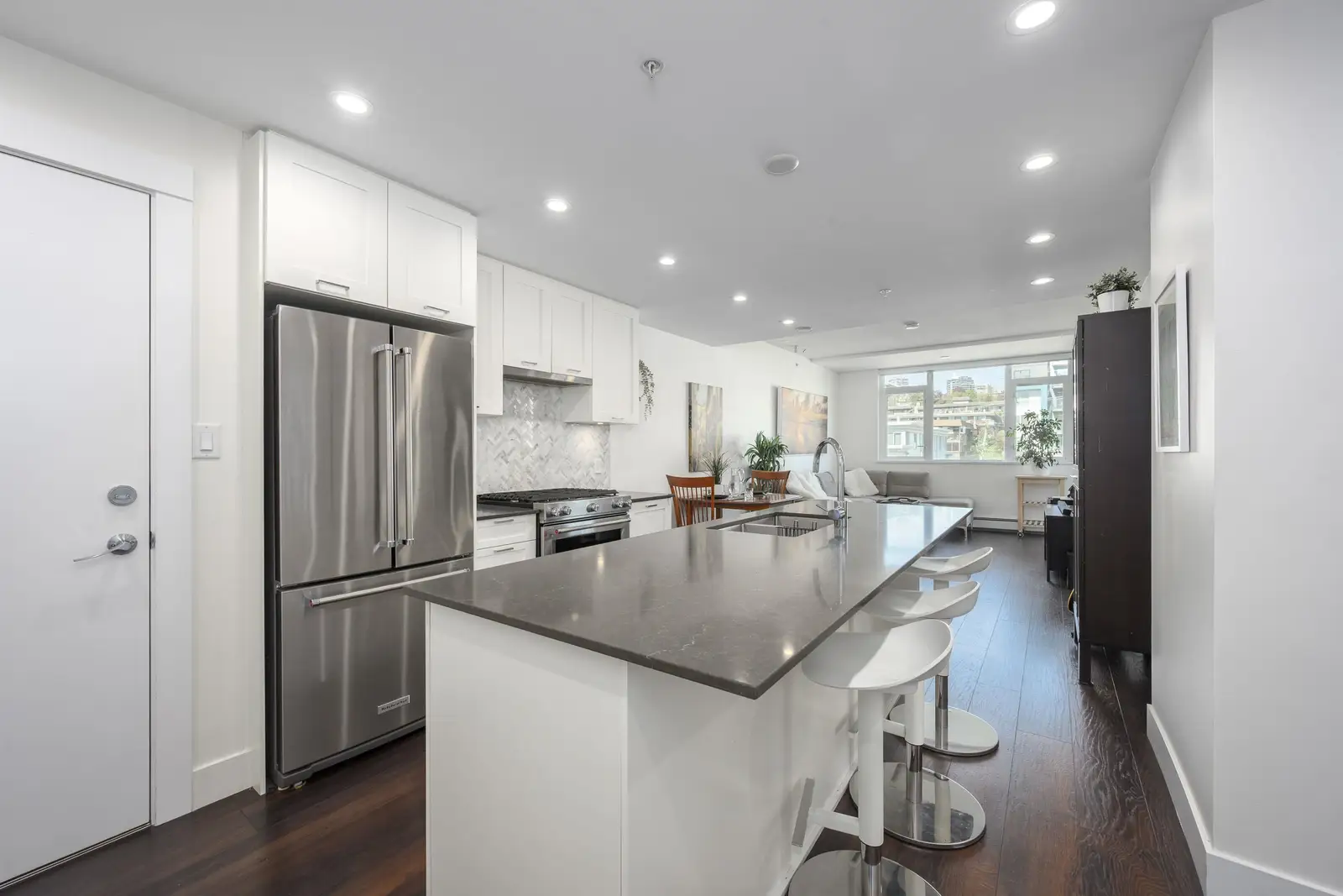 504 131 E 3RD STREET, North Vancouver BC V7L 0E3